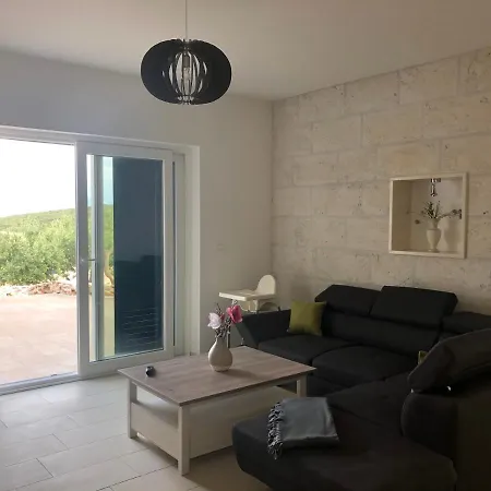 Luisa - 2 Haeuser, 6 Schlafzimmer Insel Brac - Pool, Grill, Kamin, Tischtennis, Boccia *
