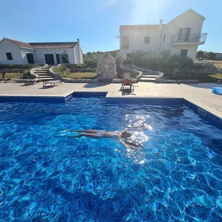 וילה Luisa - 2 Haeuser, 6 Schlafzimmer Insel Brac - Pool, Grill, Kamin, Tischtennis, Boccia