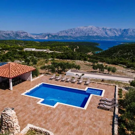 Luisa - 2 Haeuser, 6 Schlafzimmer Insel Brac - Pool, Grill, Kamin, Tischtennis, Boccia Pučišća