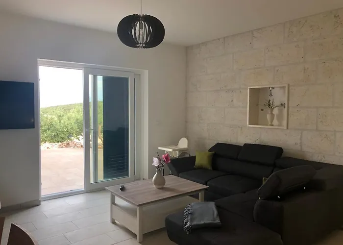 Luisa - 2 Haeuser, 6 Schlafzimmer Insel Brac - Pool, Grill, Kamin, Tischtennis, Boccia *