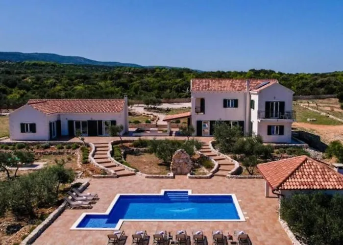 Luisa - 2 Haeuser, 6 Schlafzimmer Insel Brac - Pool, Grill, Kamin, Tischtennis, Boccia * Pučišća