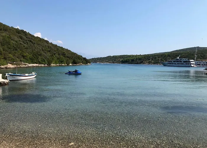 Luisa - 2 Haeuser, 6 Schlafzimmer Insel Brac - Pool, Grill, Kamin, Tischtennis, Boccia Villa Pučišća